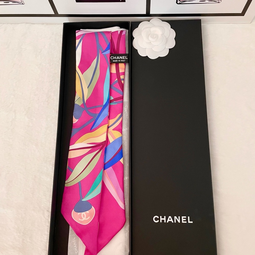 Chanel pink bandeau twill 💞